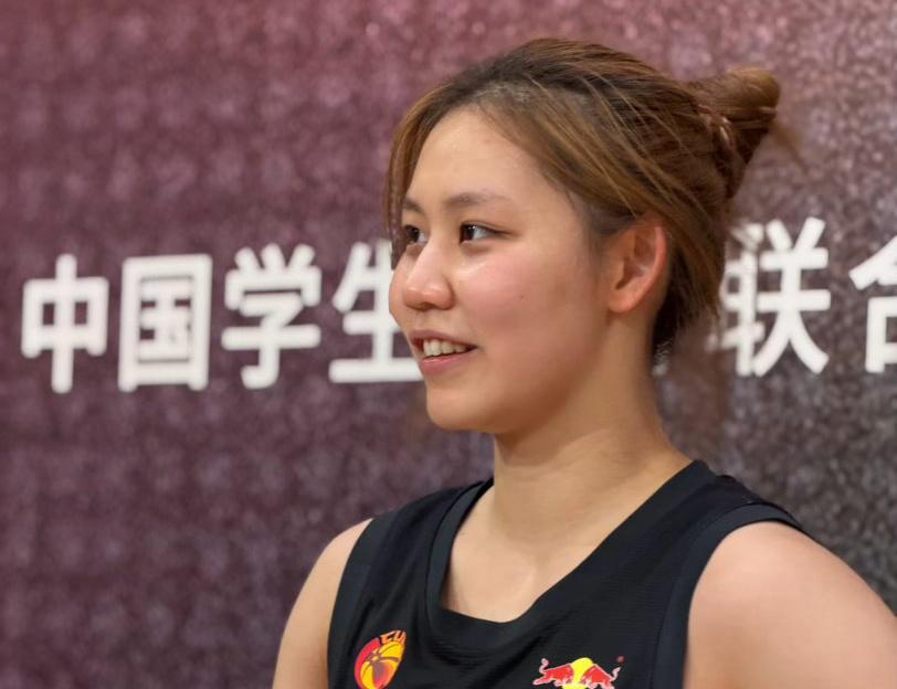 轰30分+三分9中8!中国女篮19岁新星崛起:女版欧文闪耀大学联赛